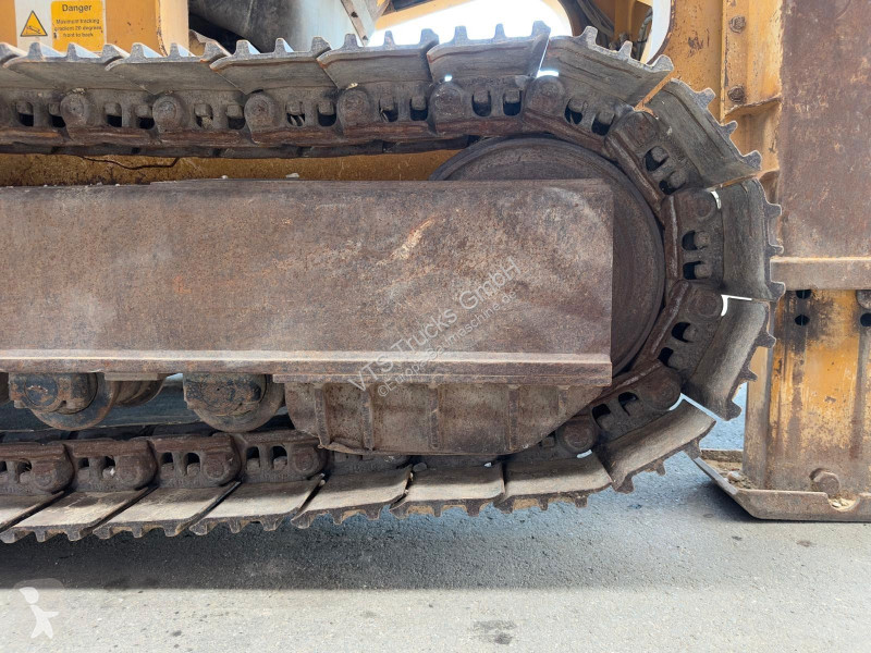 بلدوزر  Extec Screens & Crushers C12...