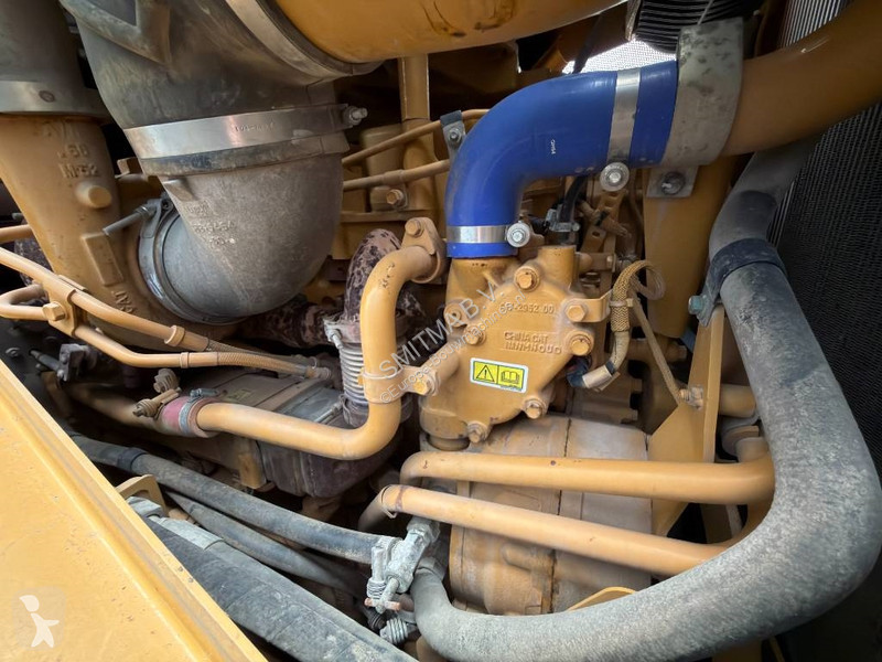 Buldozér Caterpillar - CE