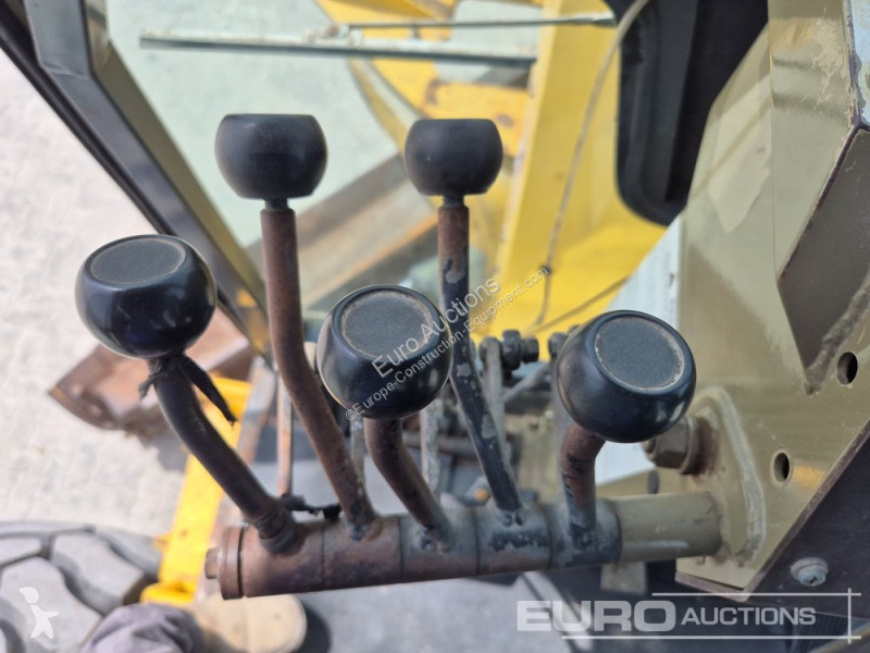 Bulldozer Komatsu GD825A-2