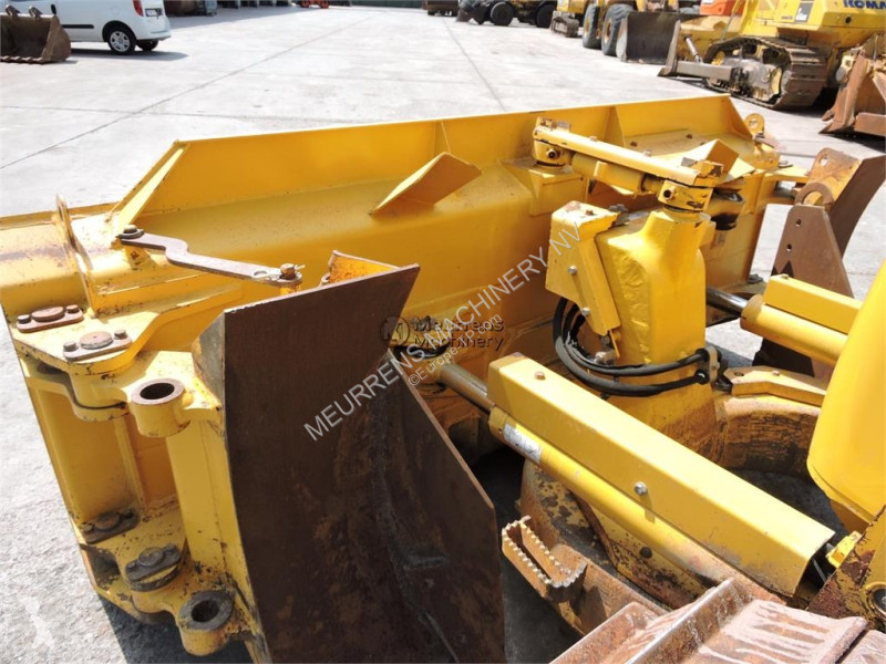 بلدوزر Komatsu I-24 + GPS