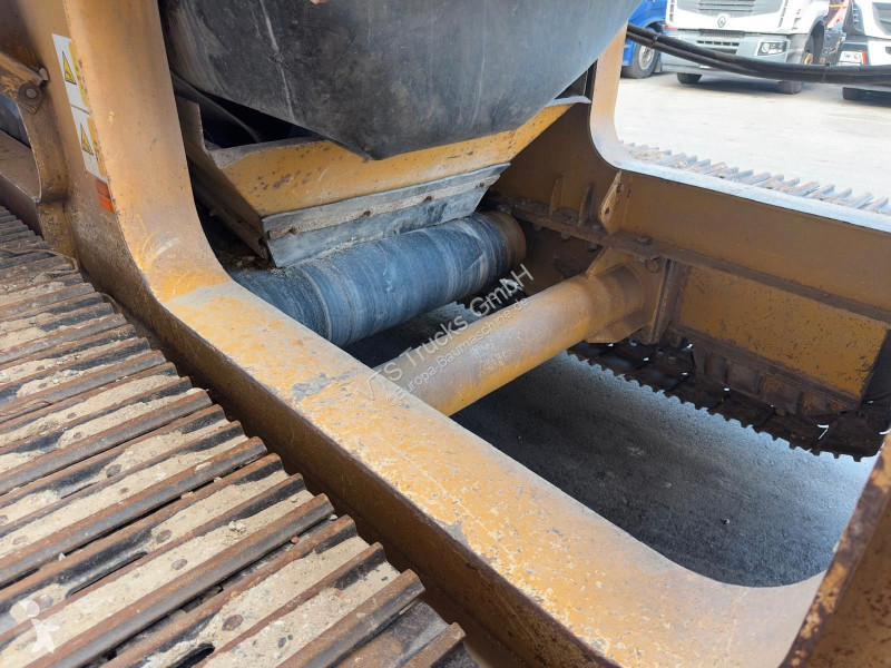 بلدوزر  Extec Screens & Crushers C12...