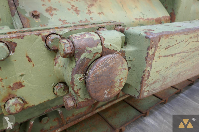 بلدوزر Caterpillar Ex-army