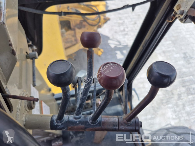 Buldozer Komatsu GD825A-2