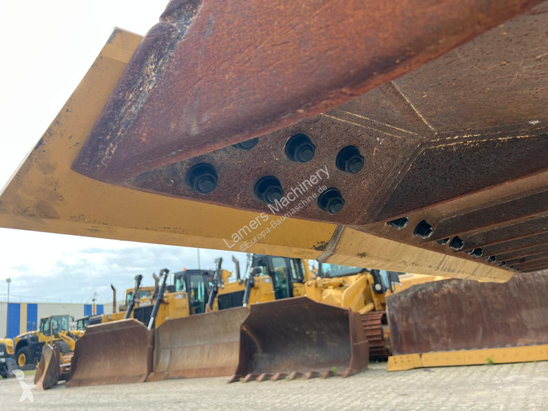بلدوزر Caterpillar D6 XL next generation .