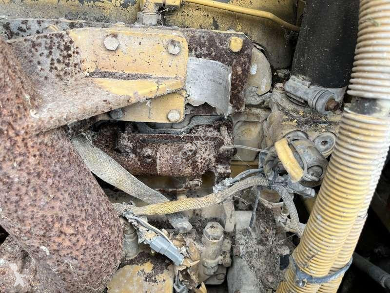 Caterpillar D6M bulldozer
