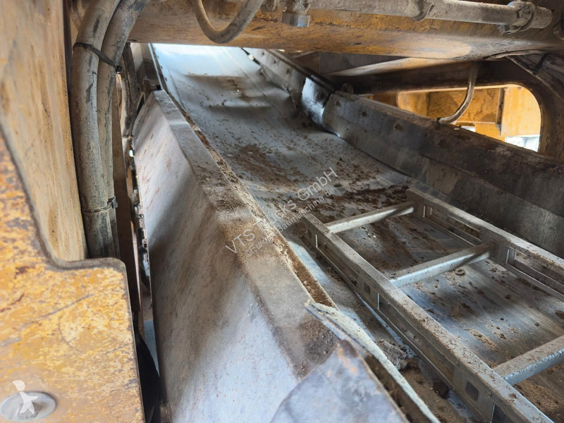 بلدوزر  Extec Screens & Crushers C12...
