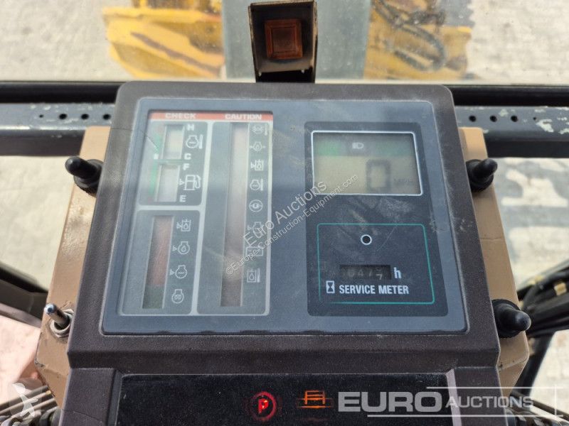 Buldozer Komatsu GD825A-2
