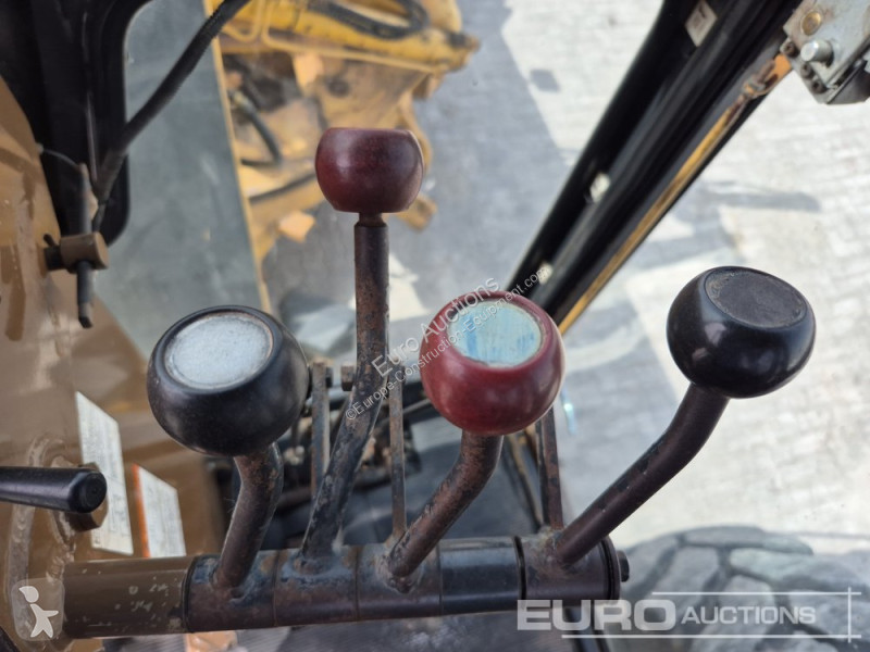 Buldozer Komatsu GD825A-2