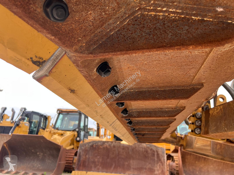 بلدوزر Caterpillar D6 XL next generation .