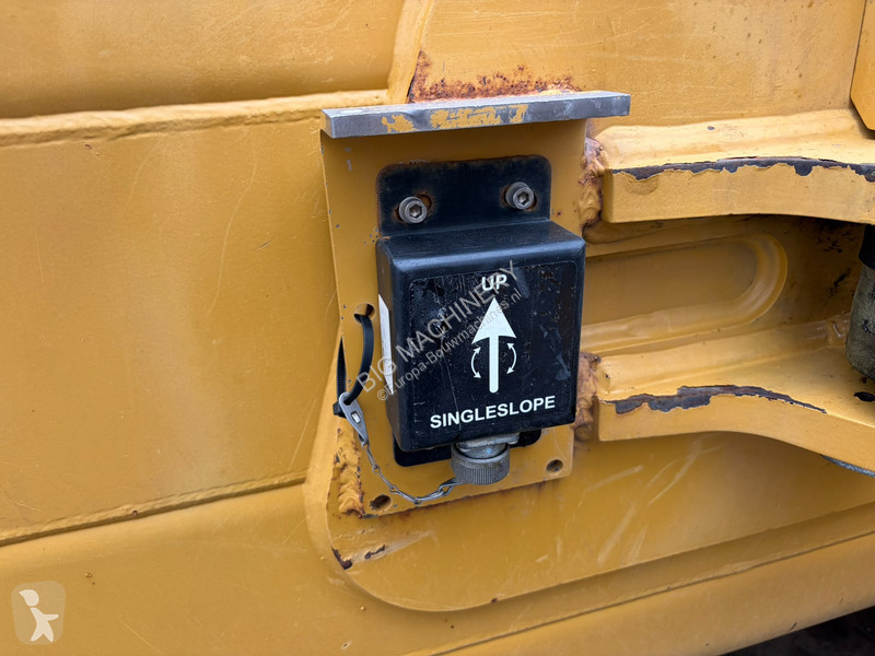 Bulldozer Caterpillar D2 LGP 12A | LEICA GPS