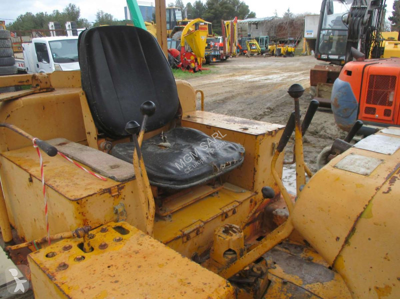 بلدوزر Caterpillar D