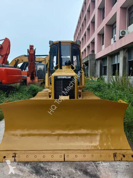 بلدوزر Caterpillar Bulldozer sur chenilles...