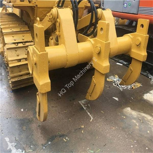 بلدوزر Caterpillar Bulldozer sur chenilles...