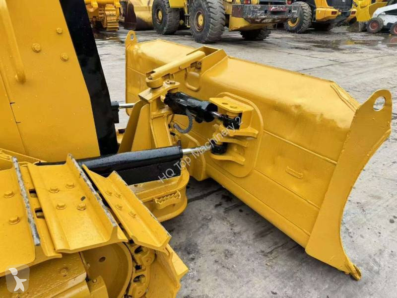 بلدوزر Caterpillar Bulldozer sur chenilles...