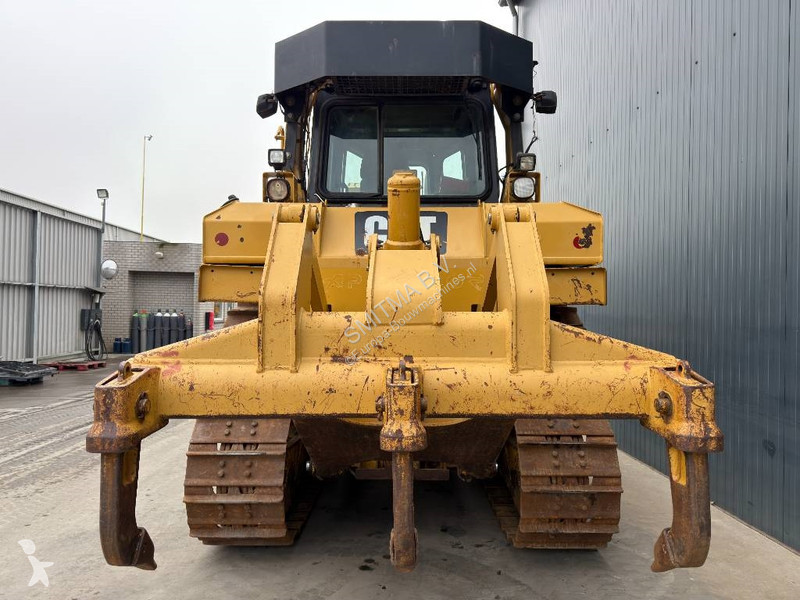 Buldozér Caterpillar D6T