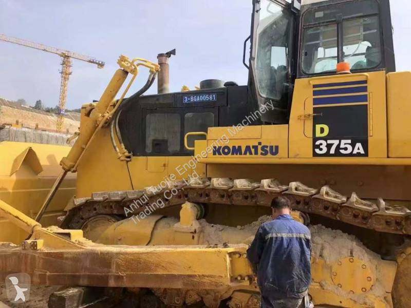 بلدوزر Komatsu