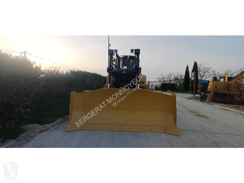 بلدوزر Caterpillar D6