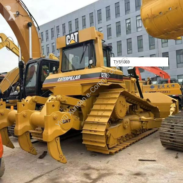 بلدوزر Caterpillar D7R