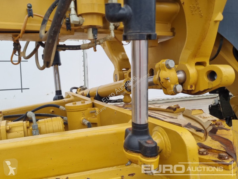 Buldozer Caterpillar 2