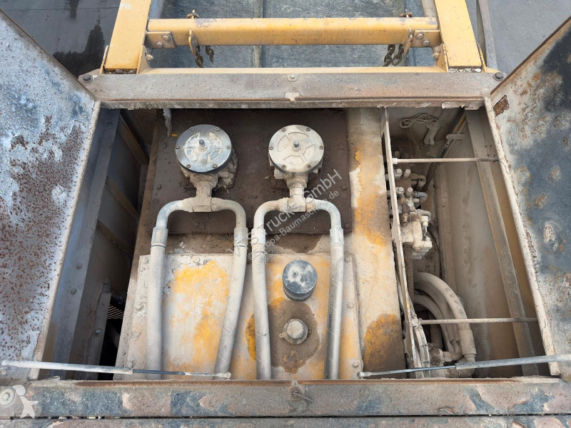 بلدوزر  Extec Screens & Crushers C12...