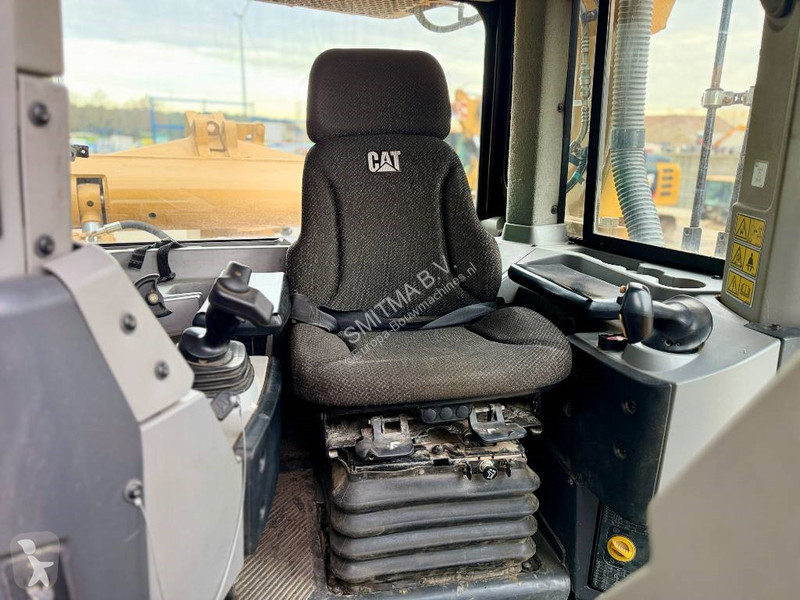 Buldozér Caterpillar - CE