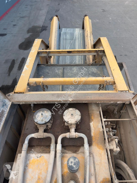 بلدوزر  Extec Screens & Crushers C12...