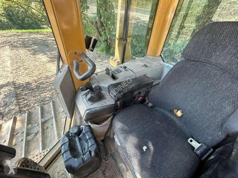 بلدوزر Caterpillar D6N