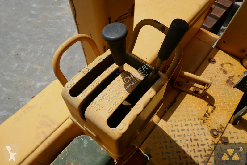 Buldozér Caterpillar Ex-army
