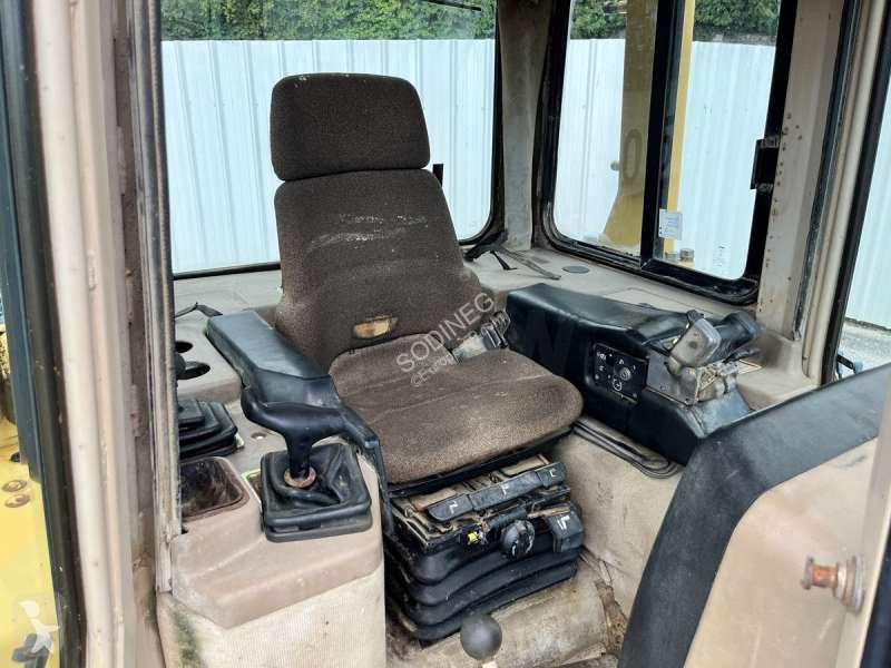 Caterpillar D6M bulldozer