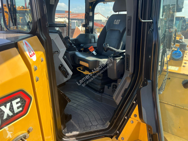 بلدوزر Caterpillar D6 XL next generation .