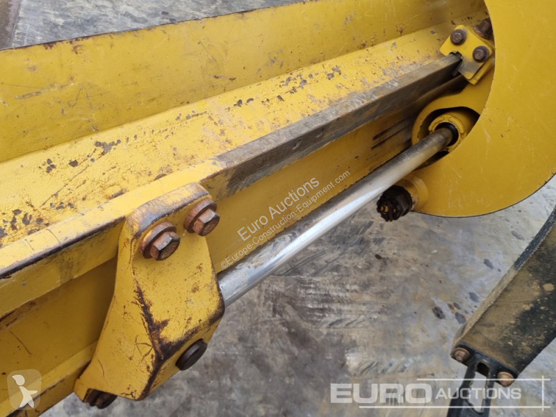 Buldozer Caterpillar 2