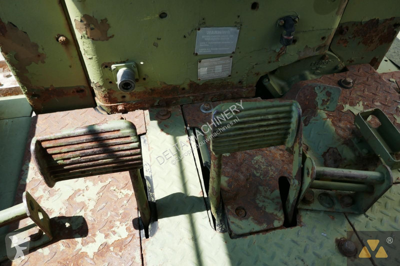 بلدوزر Caterpillar Ex-army