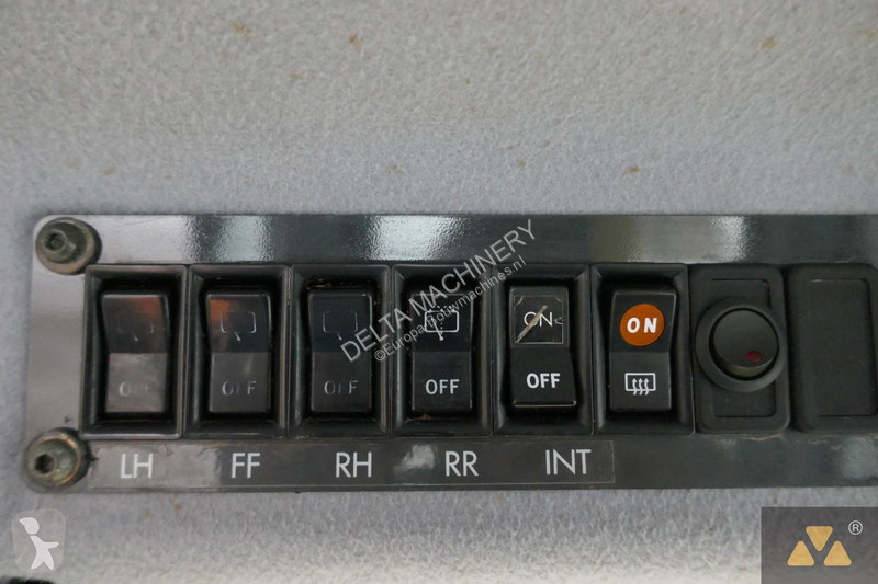 بلدوزر Komatsu EO