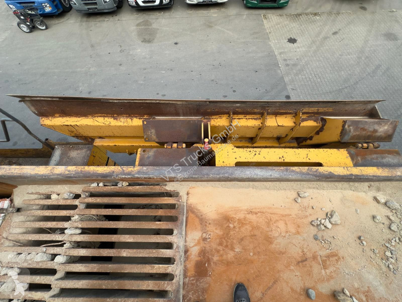 بلدوزر  Extec Screens & Crushers C12...