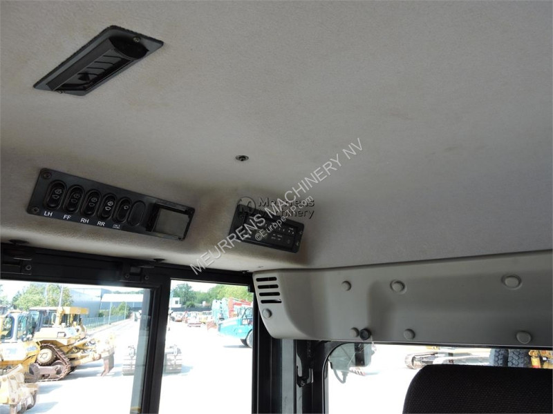 بلدوزر Komatsu I-24 + GPS