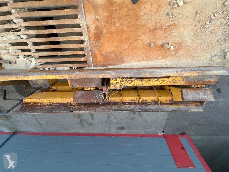 بلدوزر  Extec Screens & Crushers C12...