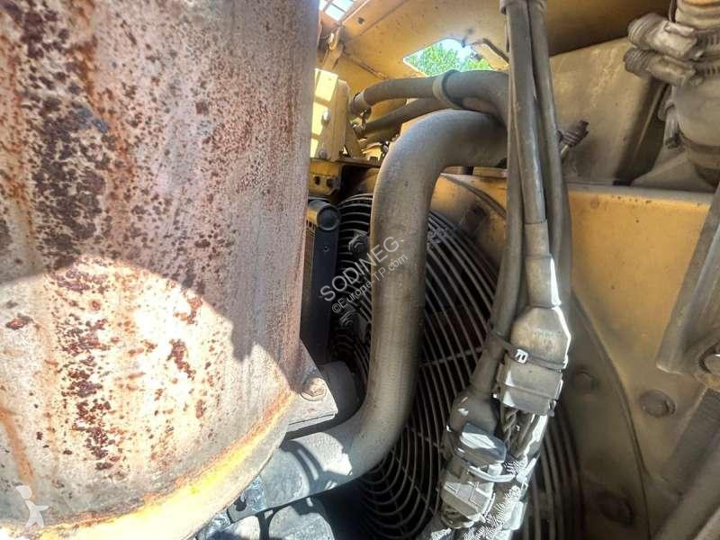 بلدوزر Caterpillar D6N