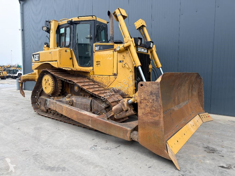 Buldozér Caterpillar D6T