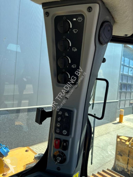 Buldozér Caterpillar D 6 XE (Trimble earthworks...