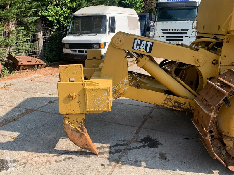 Bulldozer Caterpillar E Bulldozer with ripper...