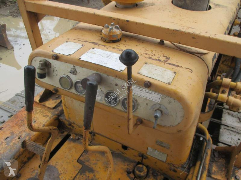 بلدوزر Caterpillar D