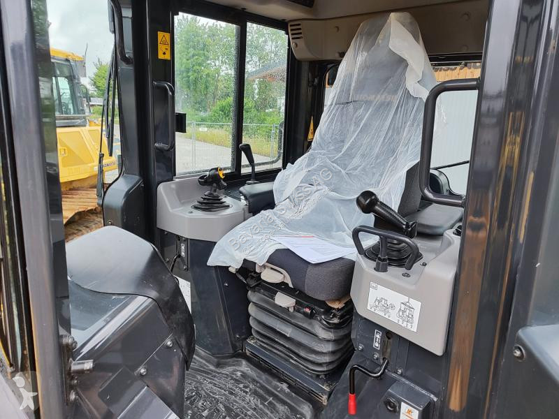 بلدوزر Komatsu  D51PX-24