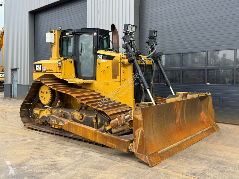 Bulldozer Caterpillar D6T