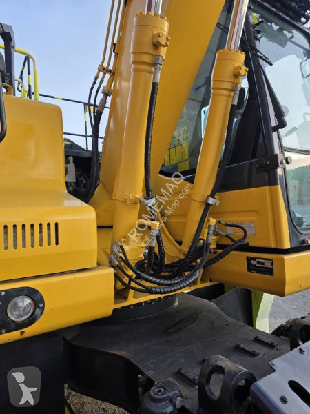 بلدوزر Komatsu PW 148-11