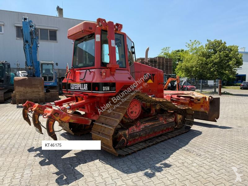 Bulldozer Caterpillar D5