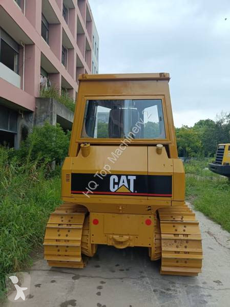 بلدوزر Caterpillar Bulldozer sur chenilles...