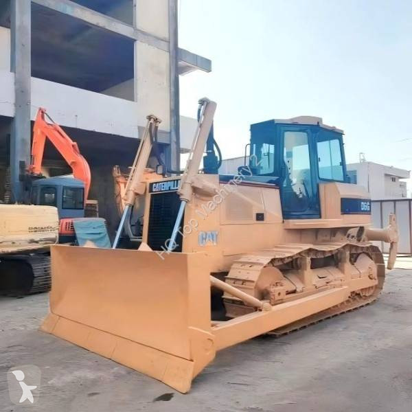 بلدوزر Caterpillar Bulldozer sur chenilles...