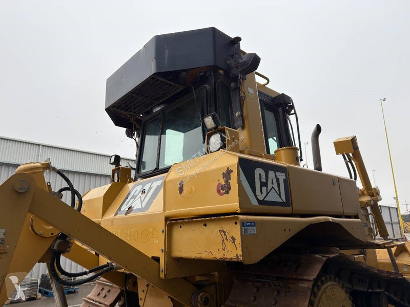 Buldozér Caterpillar D6T