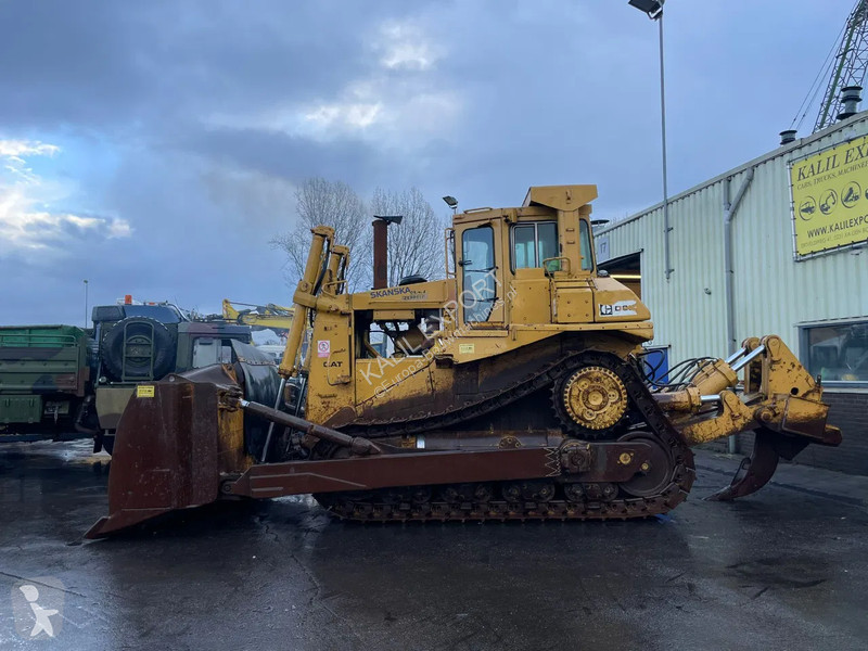 Bulldozer Caterpillar Dozer with Ripper Very...