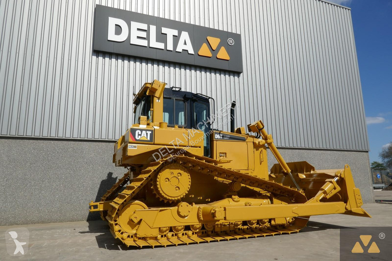 بلدوزر Caterpillar D6T